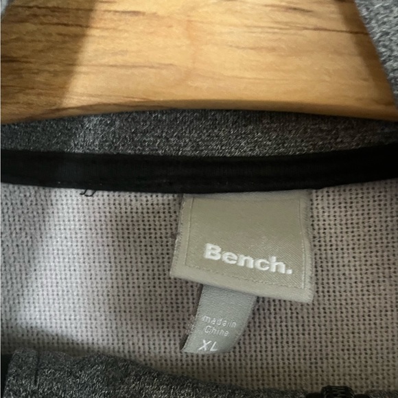 Ladies extra large bench hoodie - Picture 3 of 3